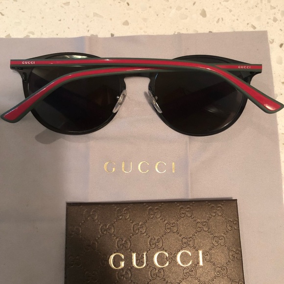 Gucci Sunglasses - Picture 4 of 5